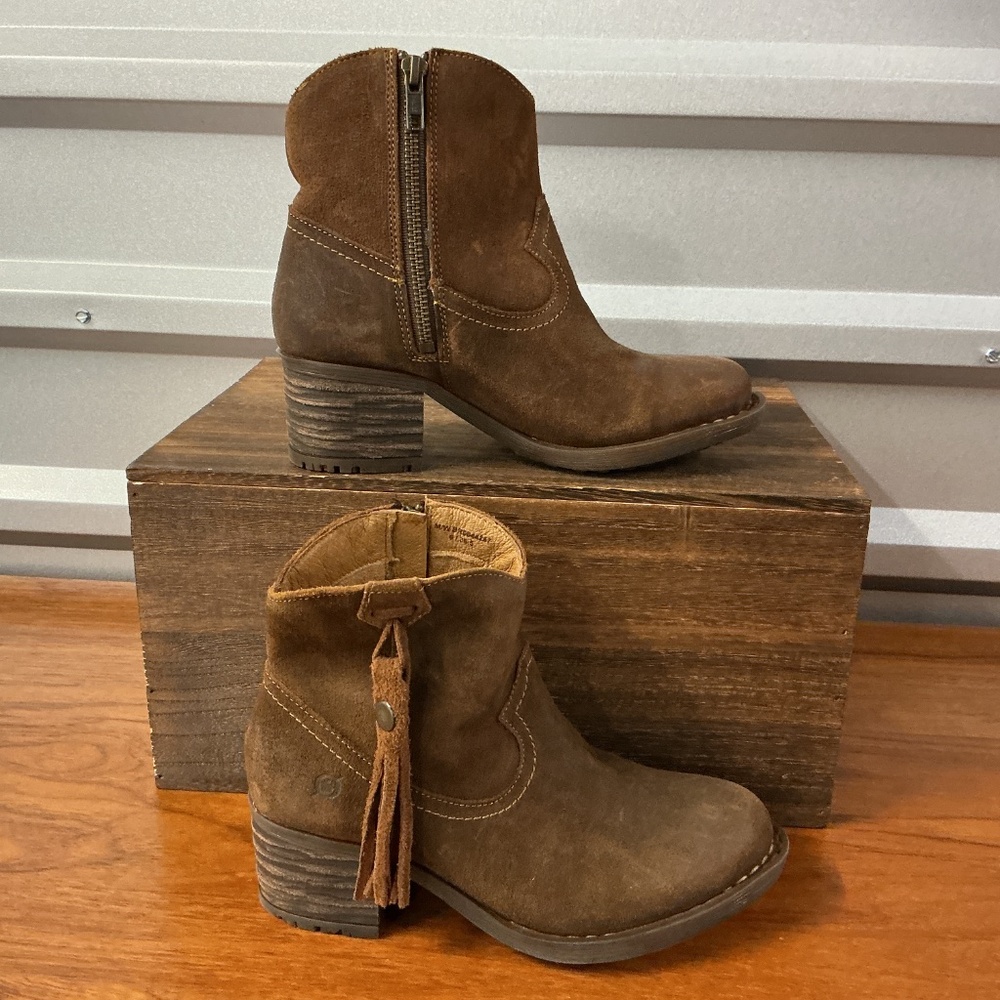 Born Women Alondra Brown Suede Cowgirl Tassel Zip Ankle Boot Size 6